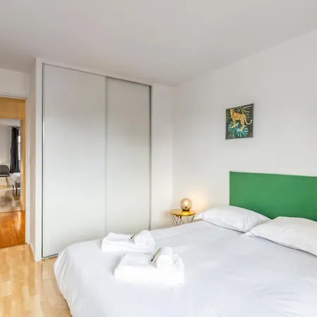 2br In Colors With Balcony - Welkeys