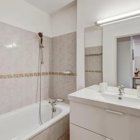 2br In Colors With Balcony - Welkeys Apartment
