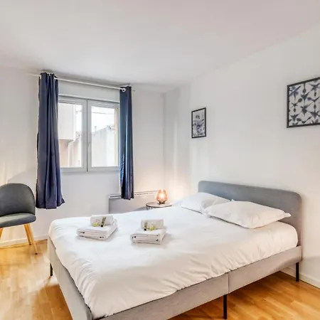 2br In Colors With Balcony - Welkeys * Toulouse